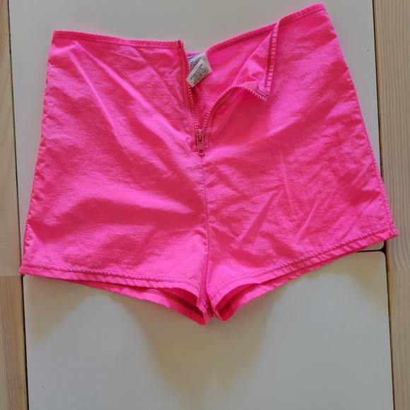 Hot pink 80s girls shorts - Picture 1 of 4